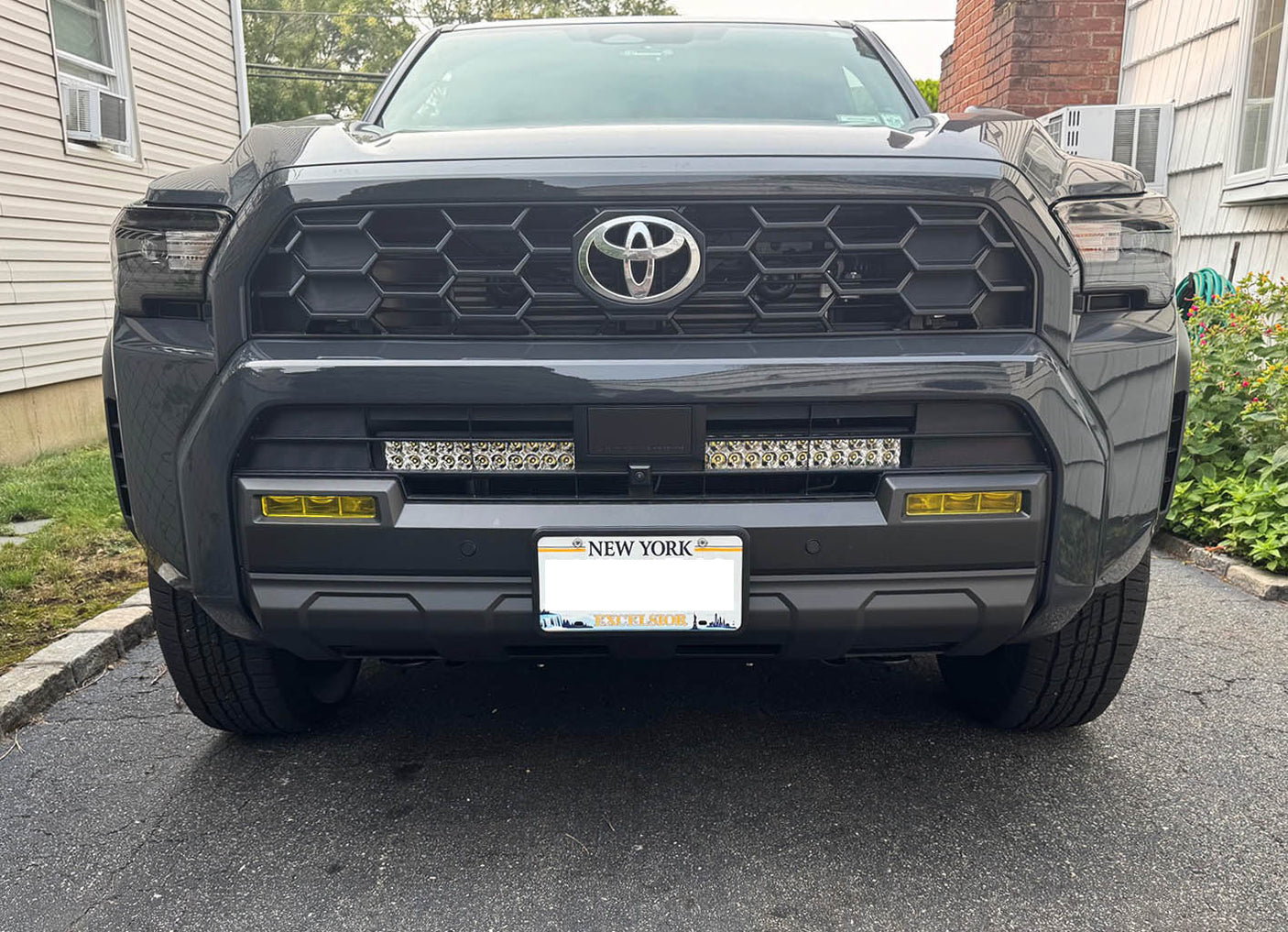 32" Lo Pro Grille LED Light Bar Kit for 2025+ Toyota 4Runner