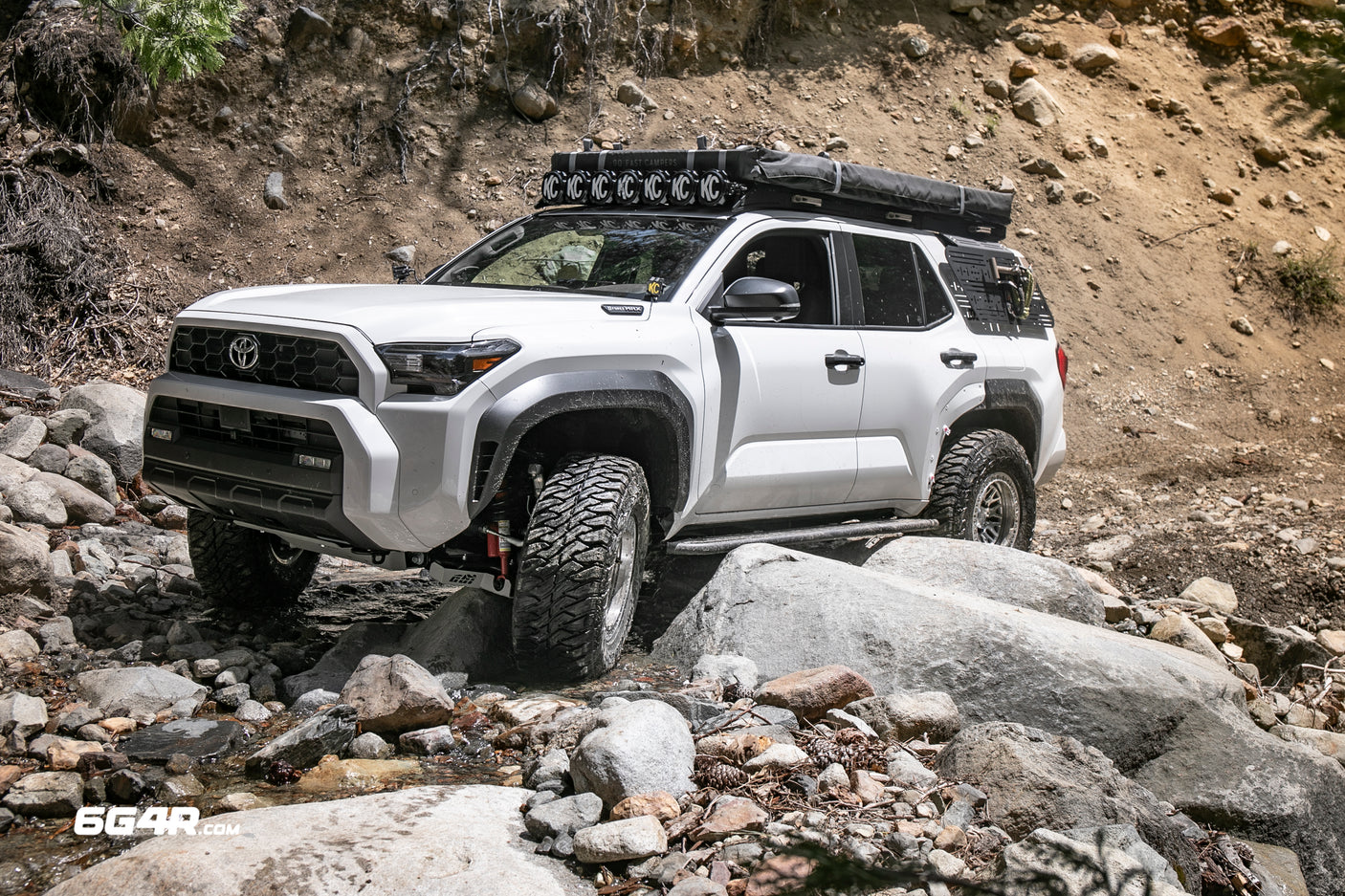 Overland Rock Sliders 6th Gen 4Runner W/ Kickout (2025+)