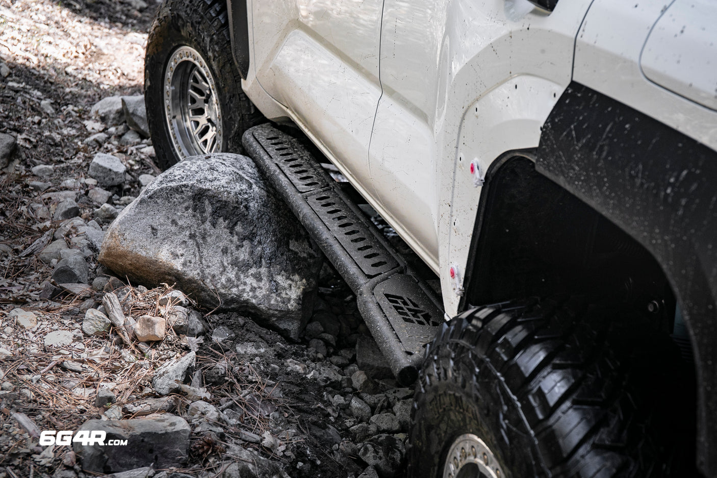 Overland Rock Sliders 6th Gen 4Runner W/ Kickout (2025+)