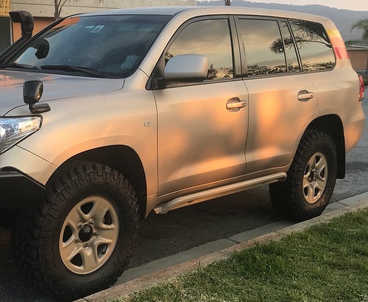 BT4X4 Toyota Land Cruiser 200 series Rock sliders